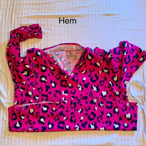 🐾 crown & ivy Pink Leopard Print Women's Top, Size XL, Pre-Owned 👡 - Picture 11 of 17